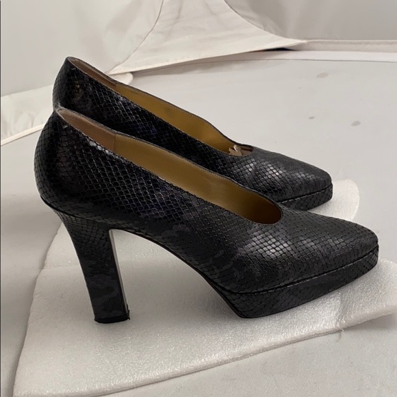 Yves Saint Laurent black snakeskin platform pumps - Picture 2 of 14